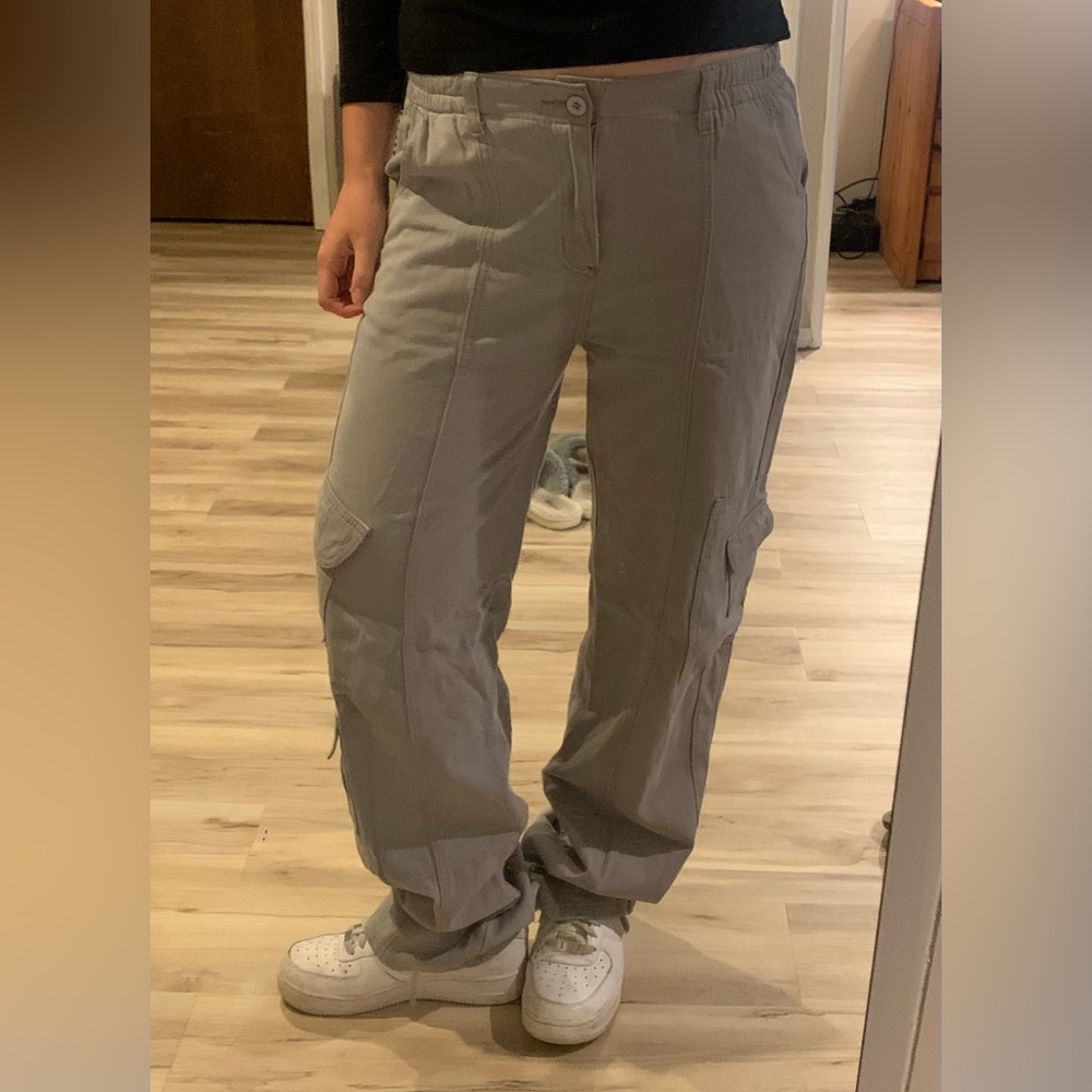GRAY CARGO PANTS